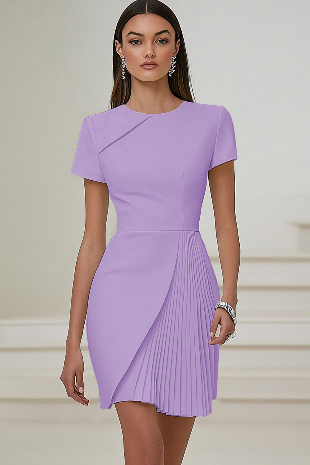 Robe de travail plissée ivoire à manches courtes