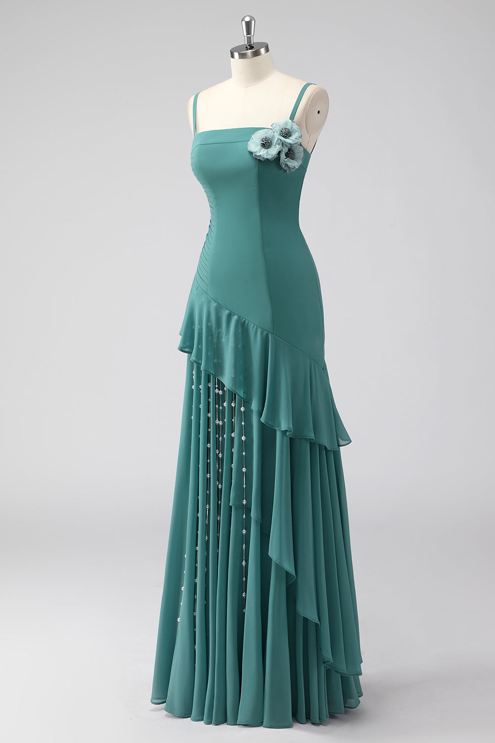 volants gris vert spaghetti bretelles fourreau robe d’invité de mariage
