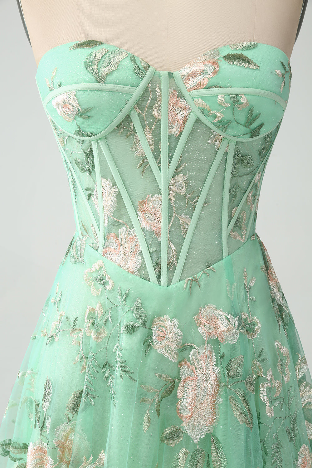 Robe de soirée corset trapèze trapèze vert clair avec broderie