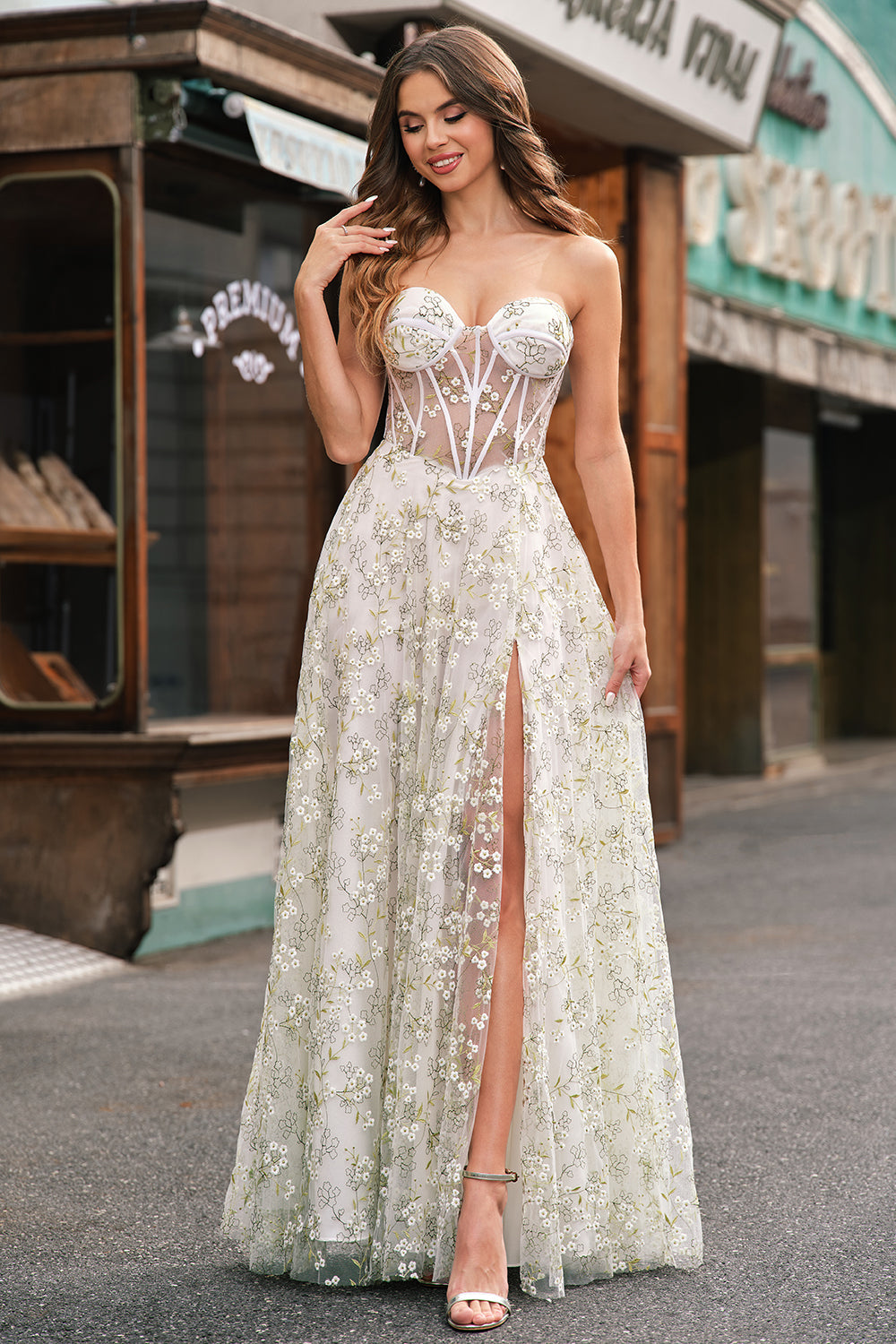 Robe de soirée corset trapèze trapèze vert clair avec broderie