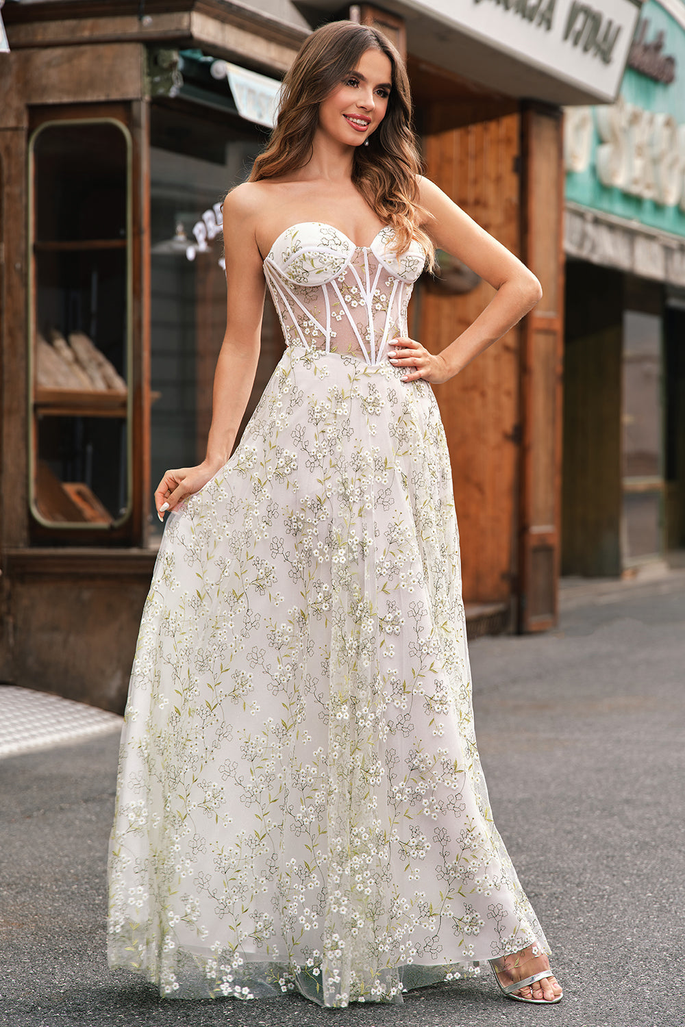 Robe de soirée corset trapèze trapèze vert clair avec broderie