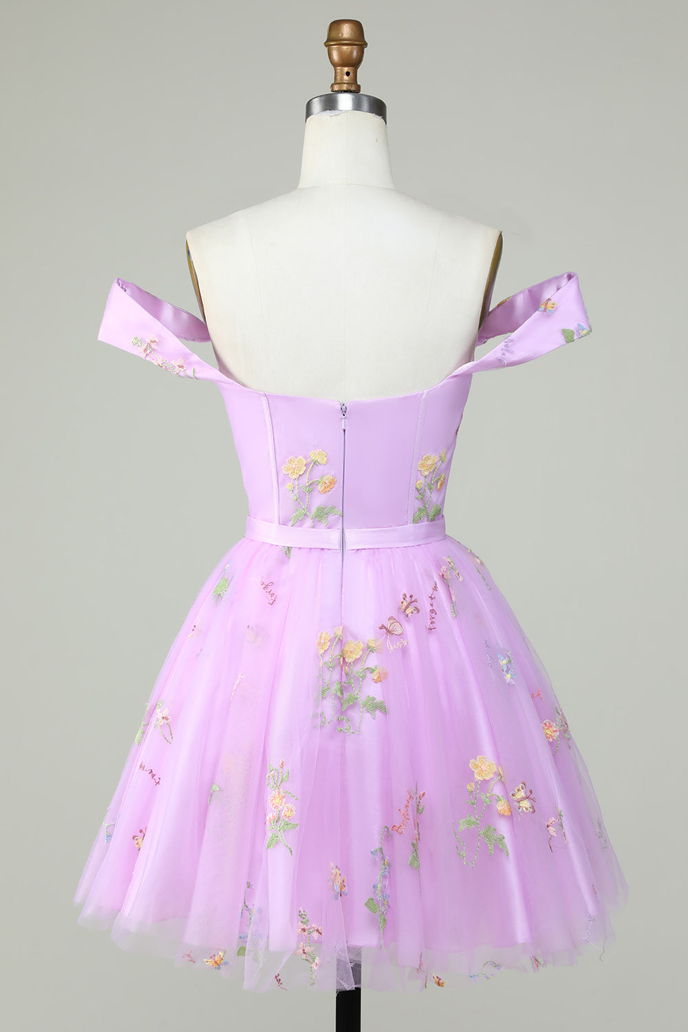 Jolie robe de soirée courte coupe trapèze couleur champagne