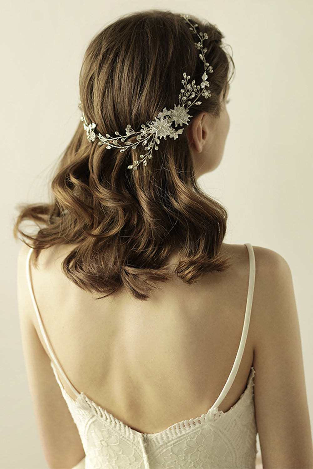 Tiare de mariée aux fleurs de strass