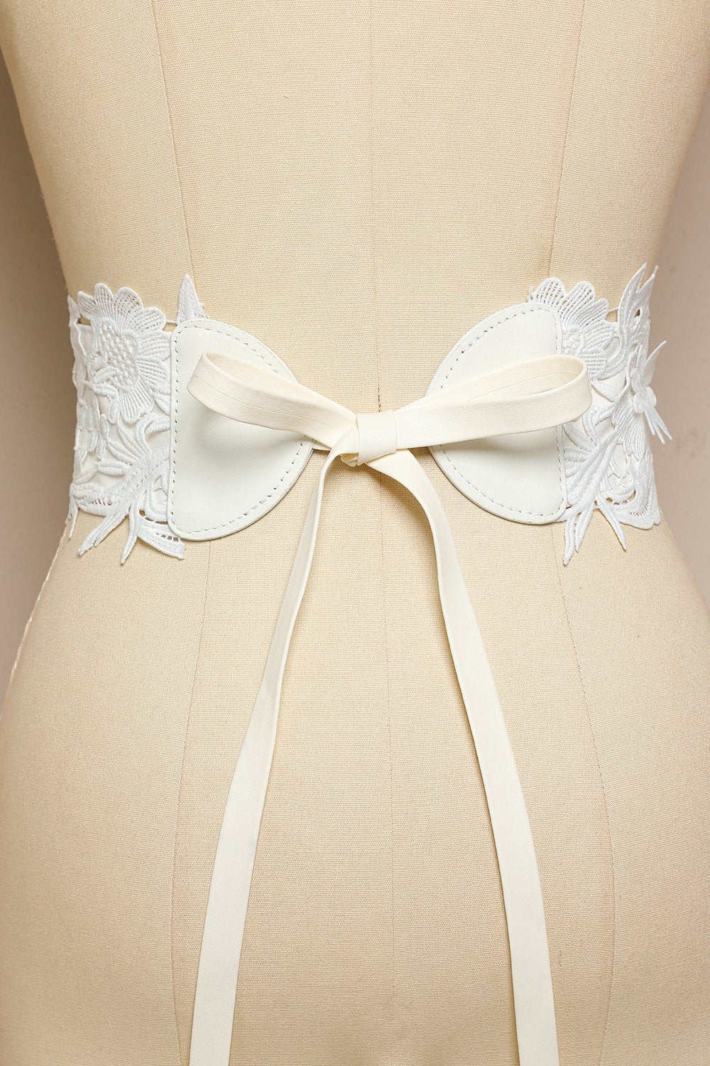 Ceinture élégante avec appliques