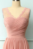 Robe en dentelle à volants blush