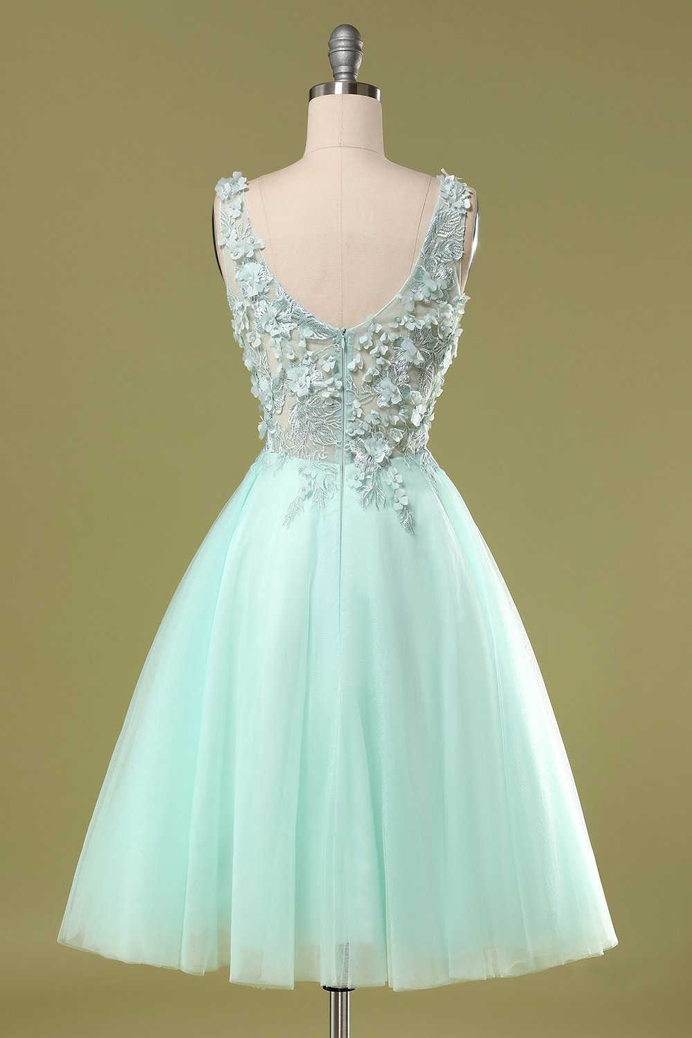 Robe de bal courte verte avec appliques