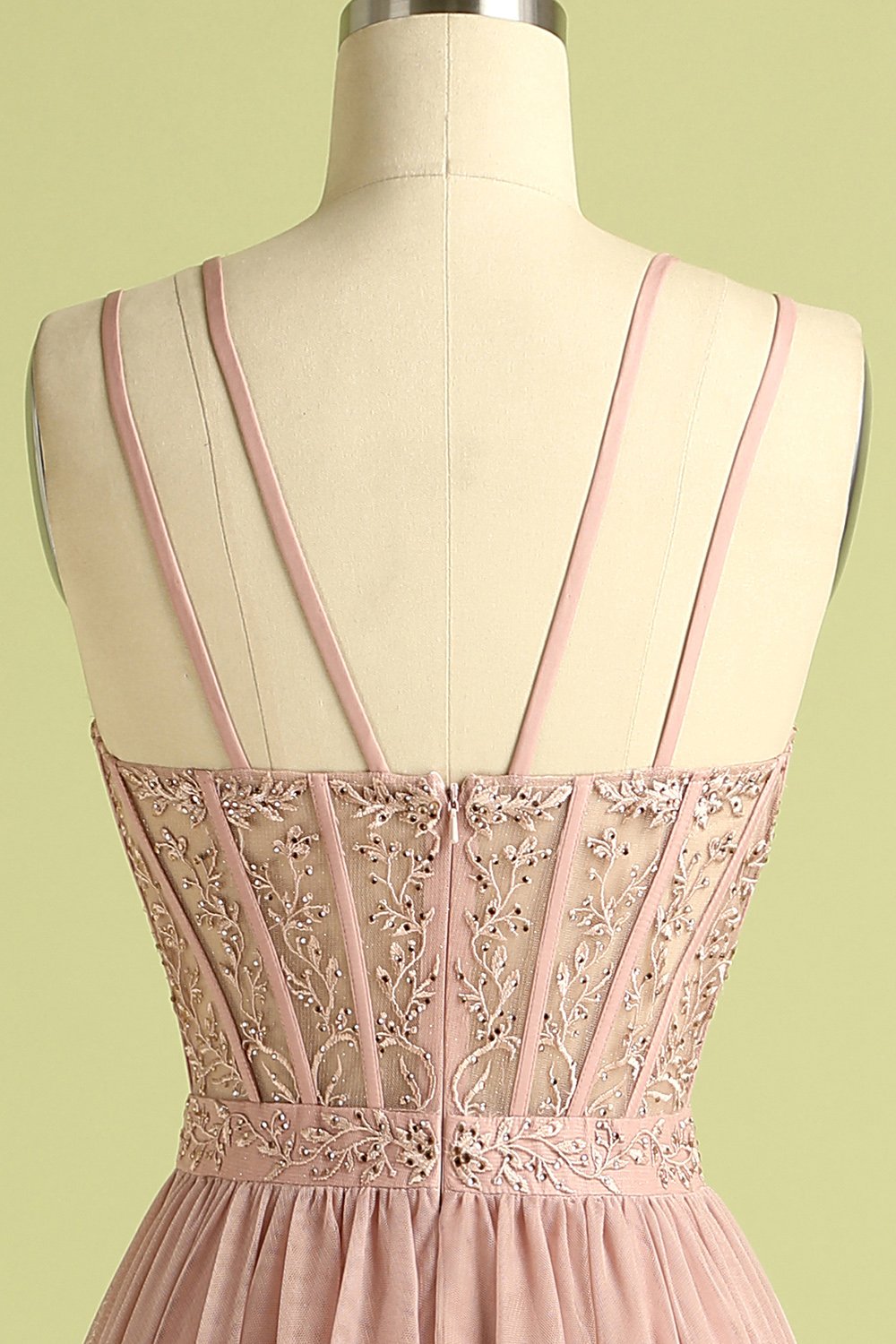 Robe de bal rose à bretelles