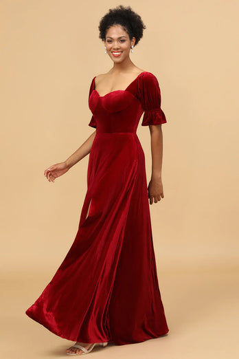 Robe de demoiselle d’honneur à demi-manches en velours rouge avec fente