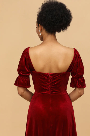 Robe de demoiselle d’honneur à demi-manches en velours rouge avec fente