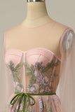 Une ligne Jewel Light Nude Long Prom Robe de bal avec broderie