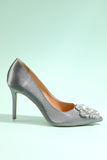 Talon aiguille gris