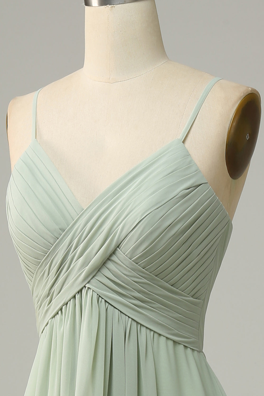 Robe de demoiselle d'honneur sans manches à bretelles spaghetti Dusty Sage