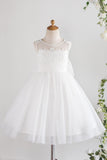 Robe de fille à fleurs blanches avec nœud