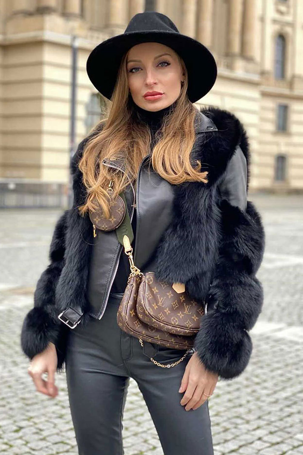 Veste en similicuir en cuir de fausse fourrure recadrée noire