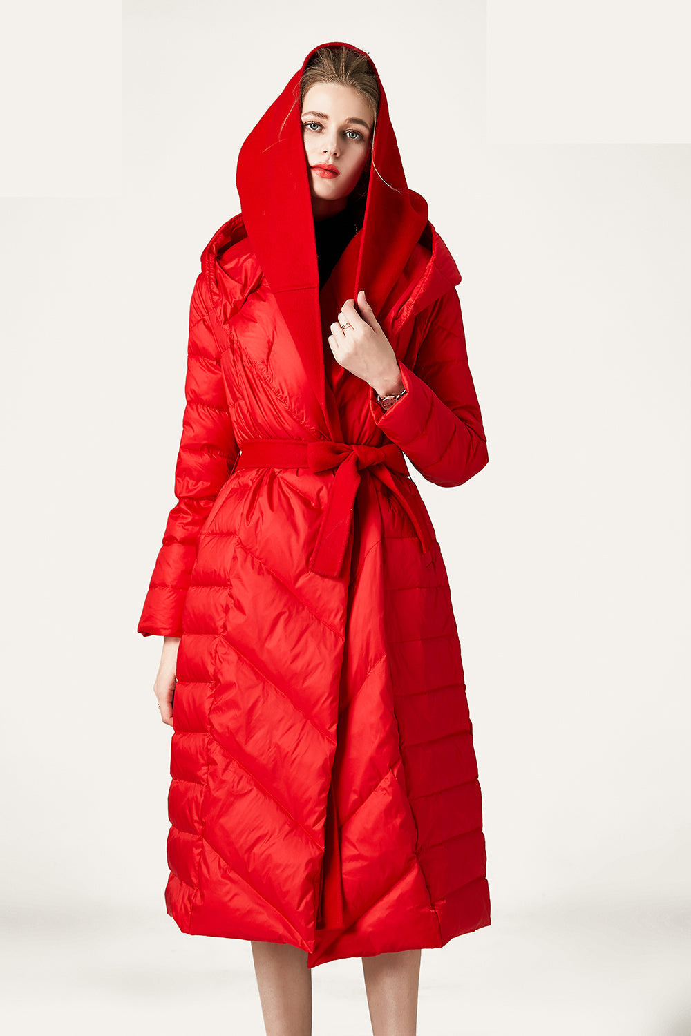 Veste Puffer matelassée à bouton noir avec capuche en fausse fourrure