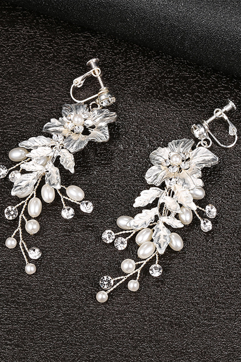 Clip d’oreille de mariée à fleur blanche