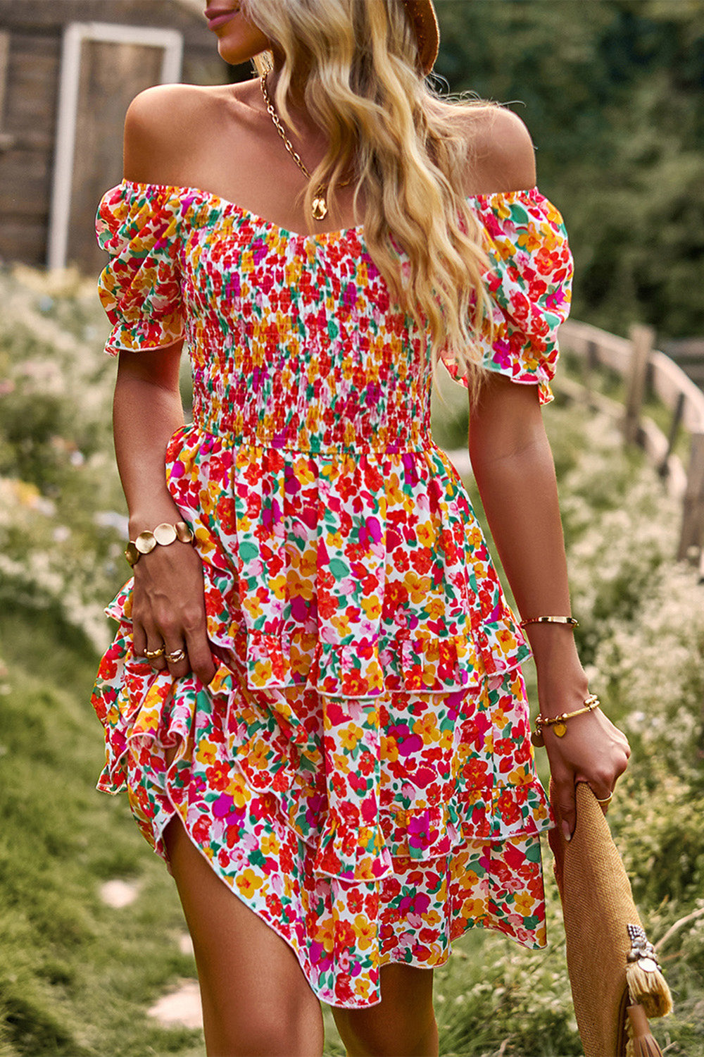 Robe d’été à imprimé floral noir à l’épaule