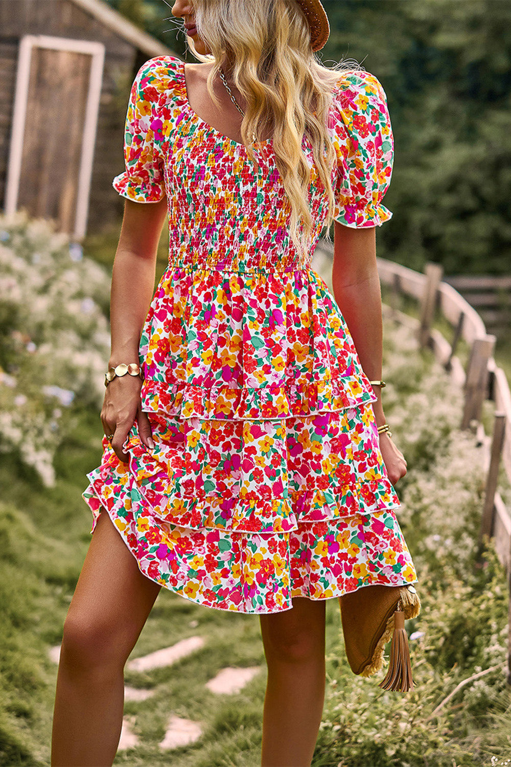 Robe d’été à imprimé floral noir à l’épaule