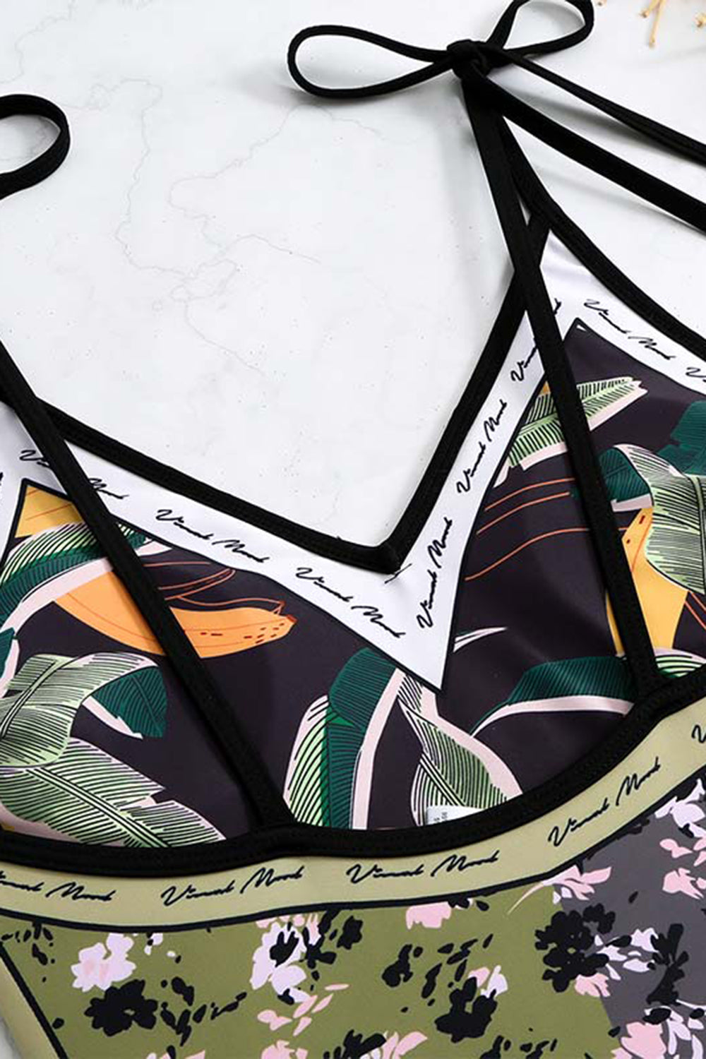 Maillots de bain imprimés fleurs rose une pièce