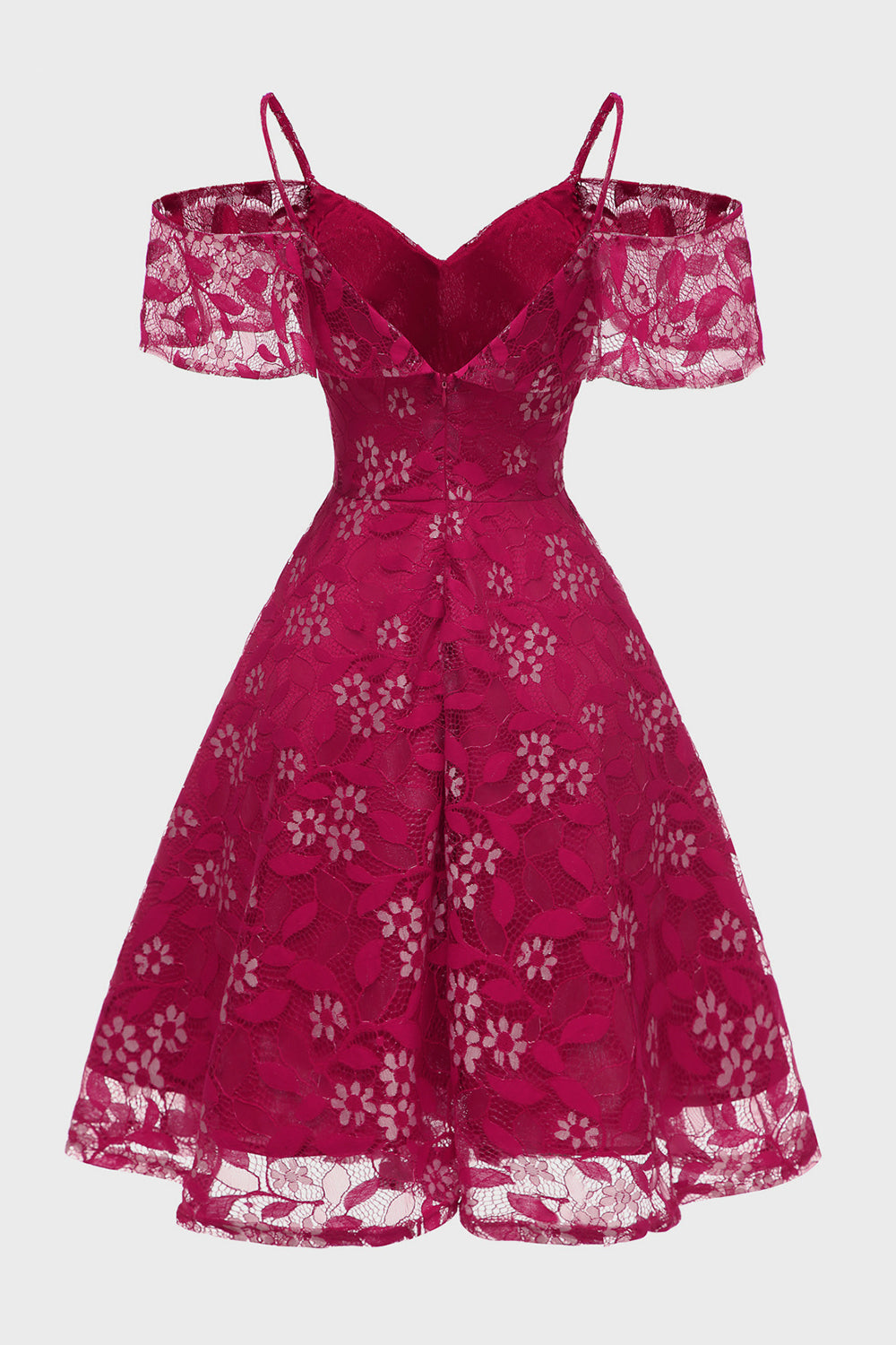 Une ligne de la robe en dentelle Blush à l’épaule