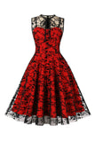 Robe vintage en dentelle rouge