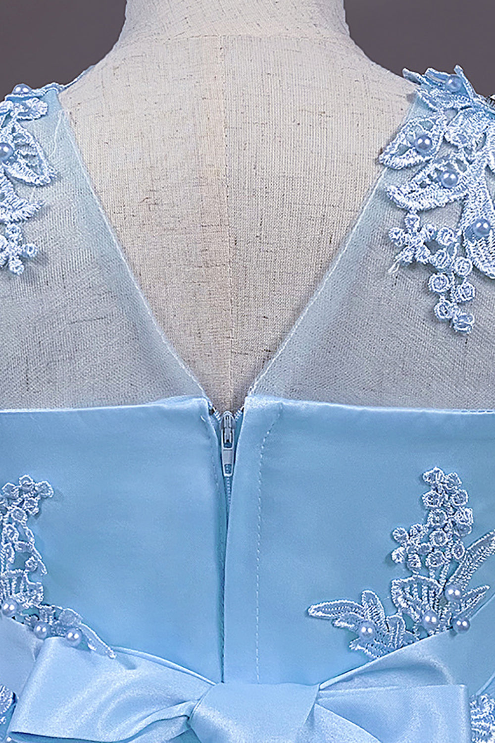 Robe de demoiselle d'honneur en tulle bleu clair avec Appliques