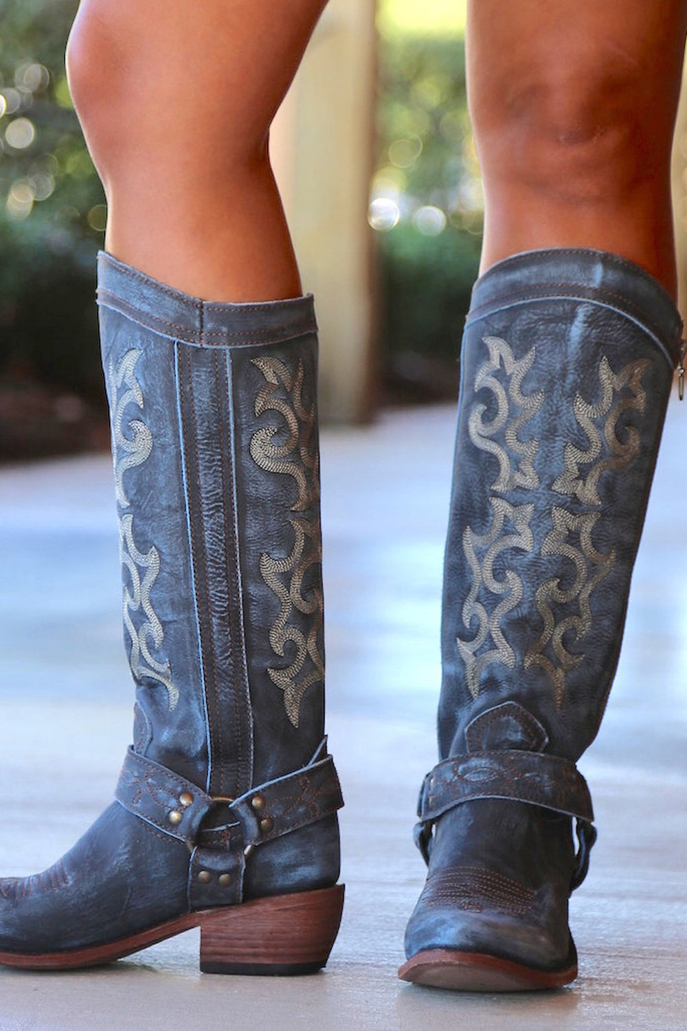 Bottes de cowgirl Boho à mi-mollet brodées bleues