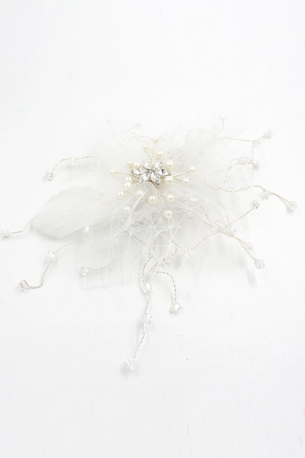 Sweet Feather Yarn Flower Clip à cheveux fait à la main