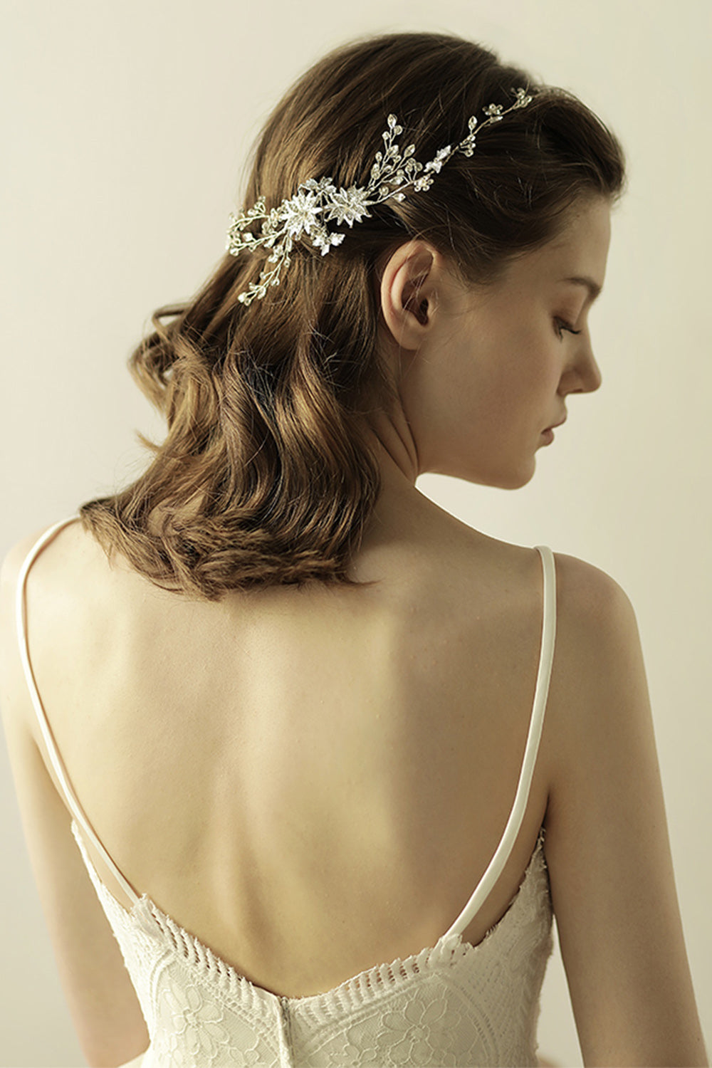 Tiare de mariée aux fleurs de strass