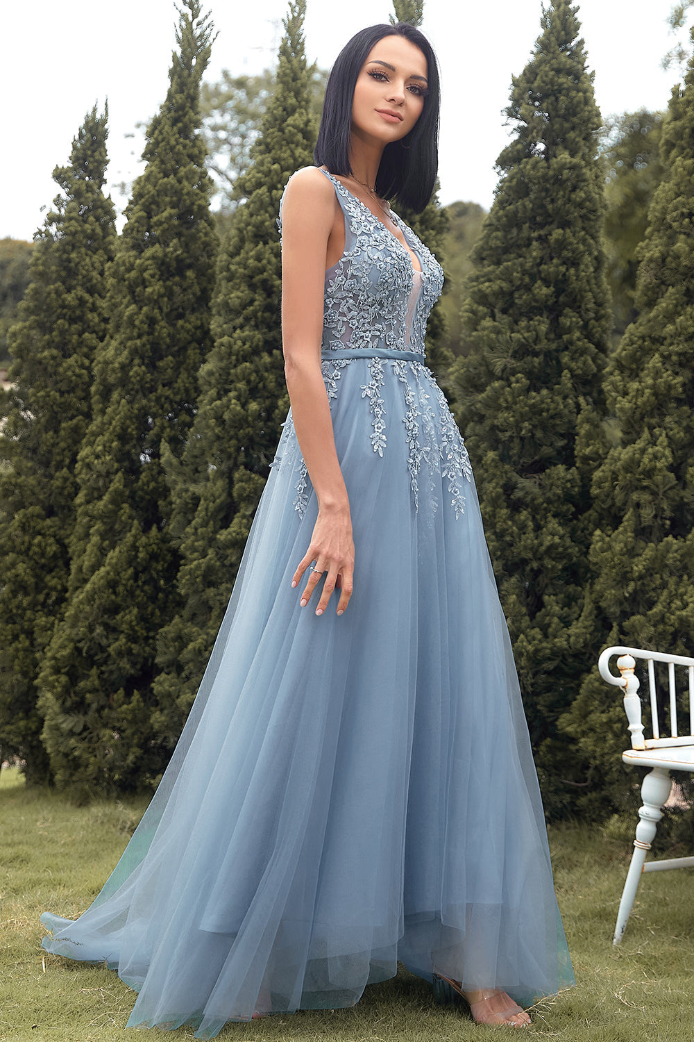 Robe de bal bleue longue ligne avec appliques