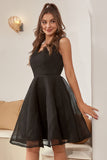 Robe de retour à la maison à col en V noir