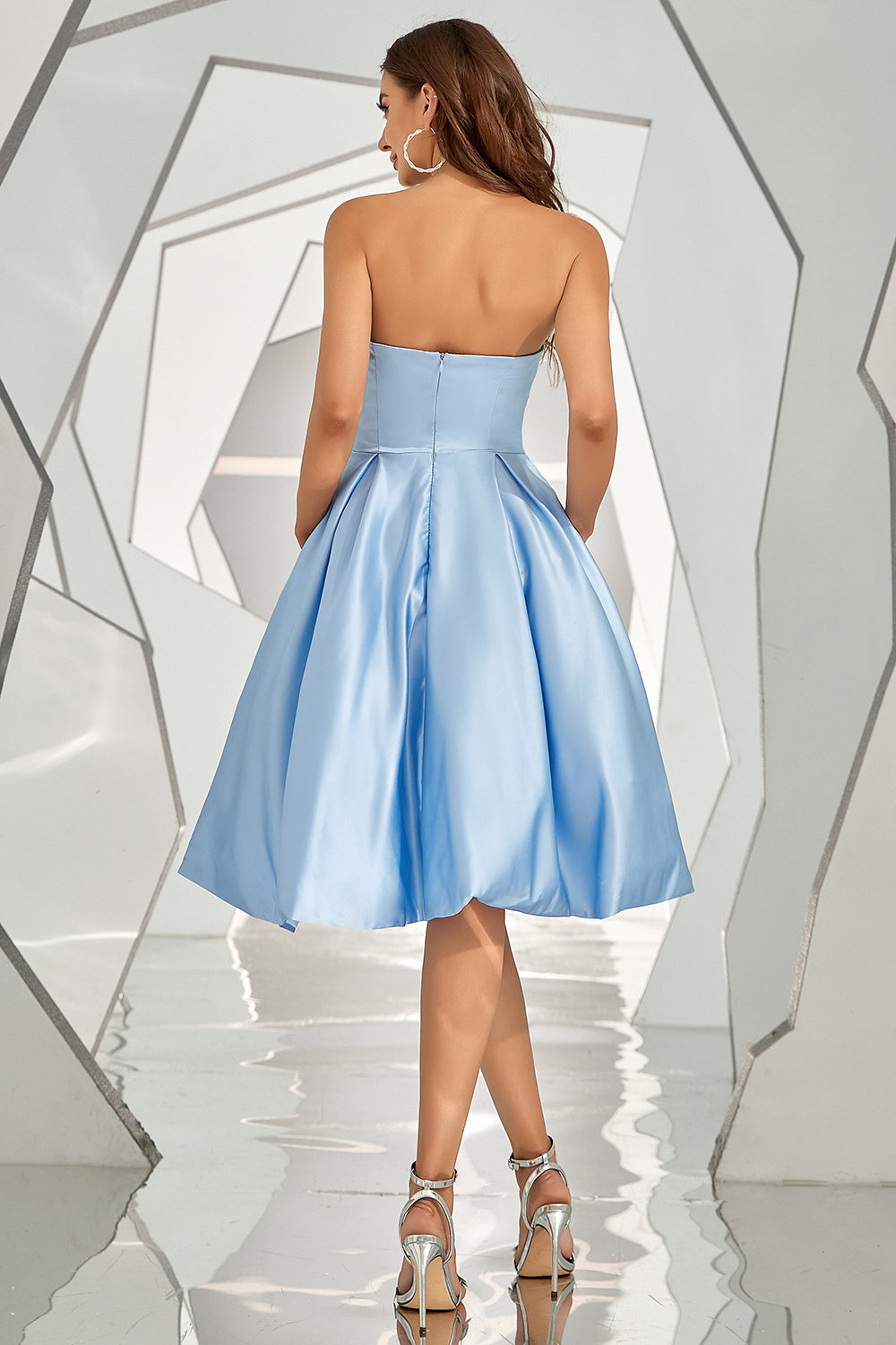 Robe de retour sans bretelles bleu ciel