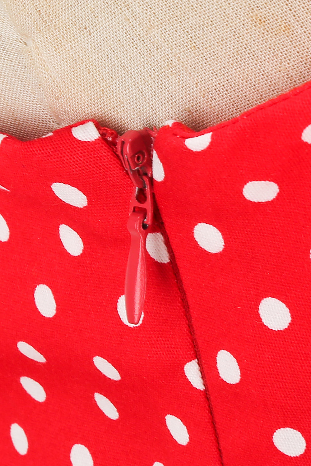 Retro Style Halter Red Polka Dots Robe des années 50
