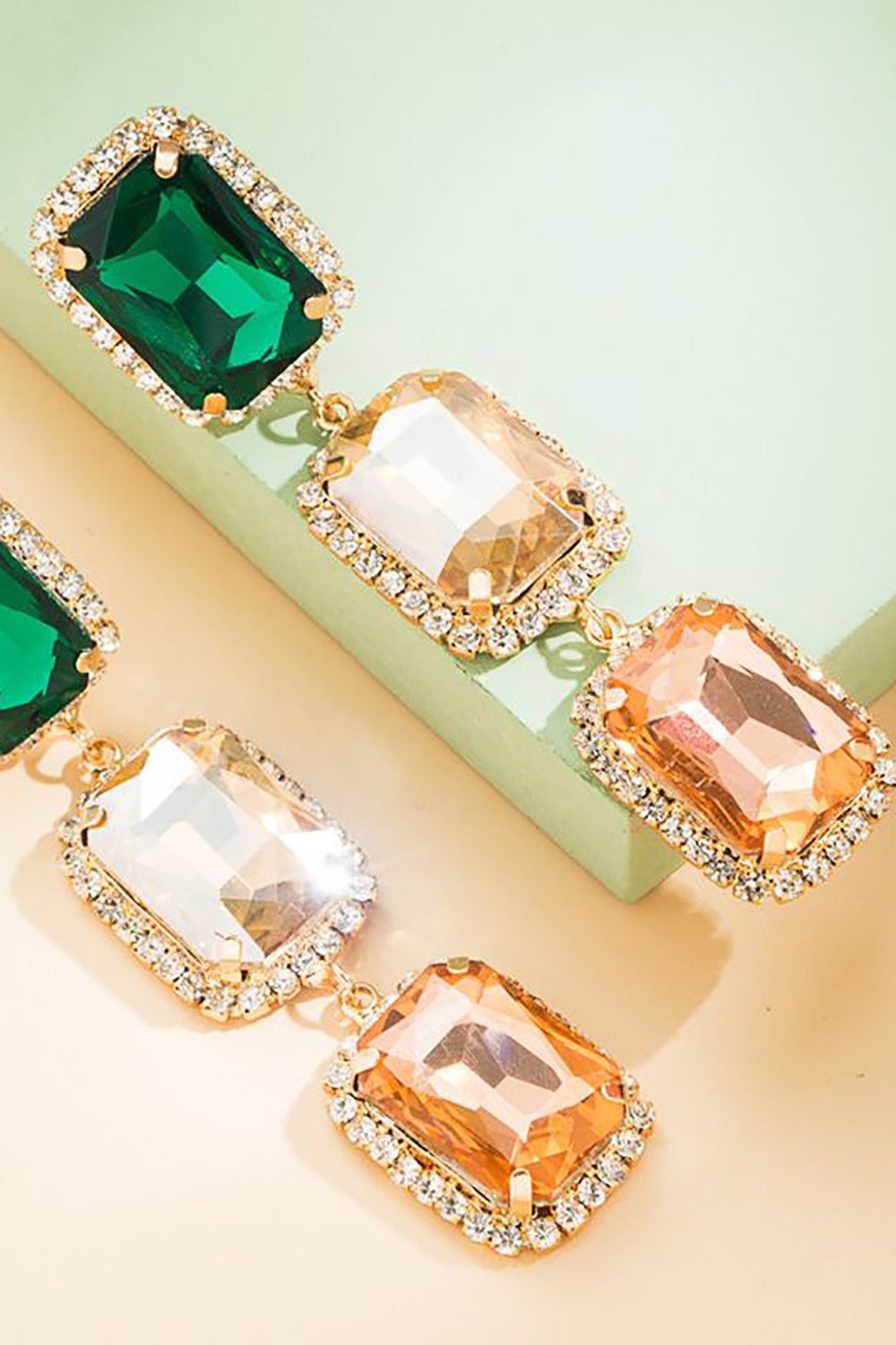 Boucles d’oreilles de fête perlées en strass vert