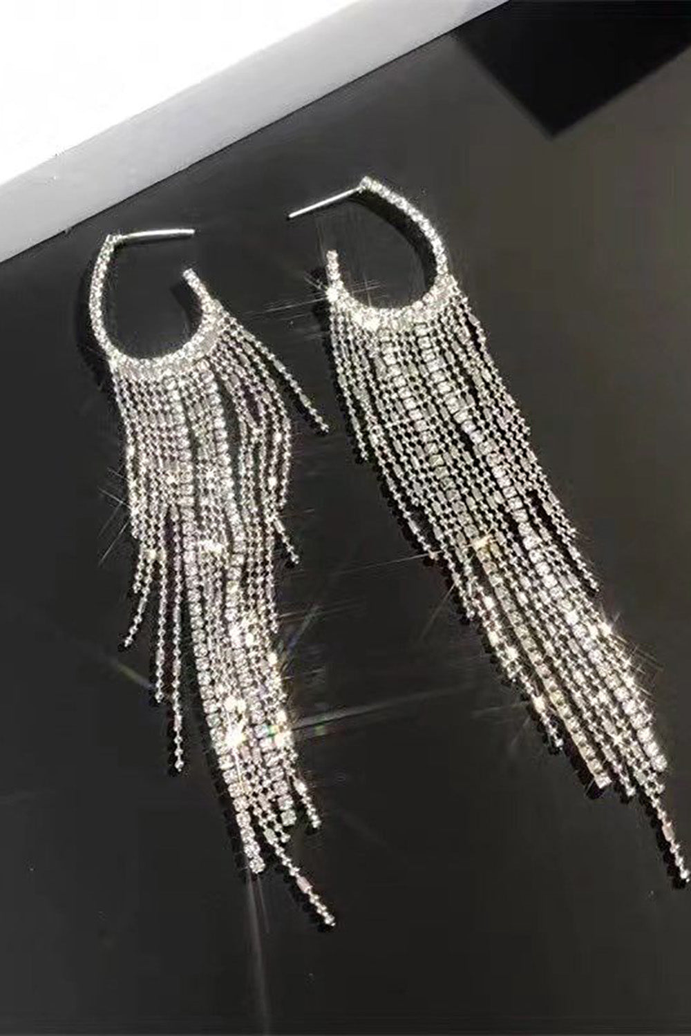 Boucles d’oreilles longues en strass Tassel