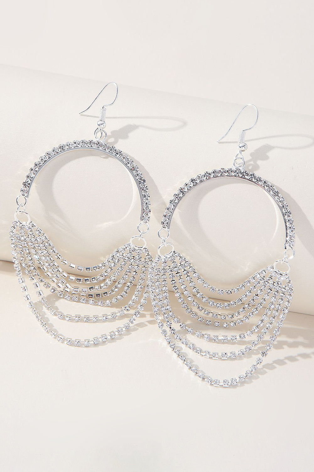 Boucles d’oreilles en argent enveloppées de strass étincelantes