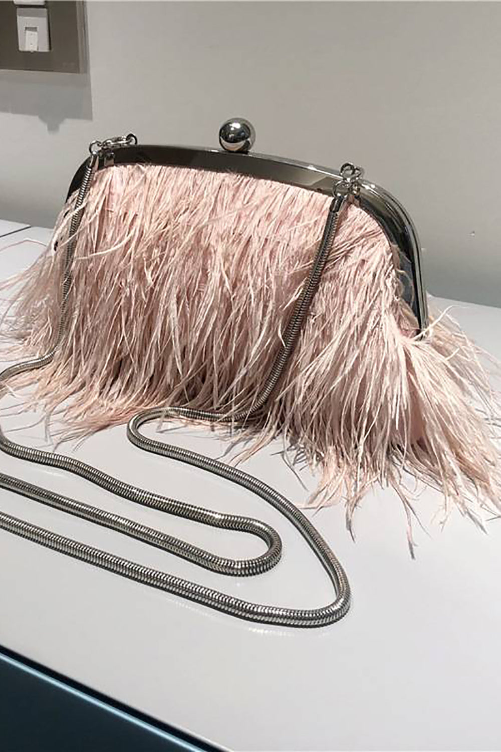 Pochette de soirée à pampilles bleues et perles