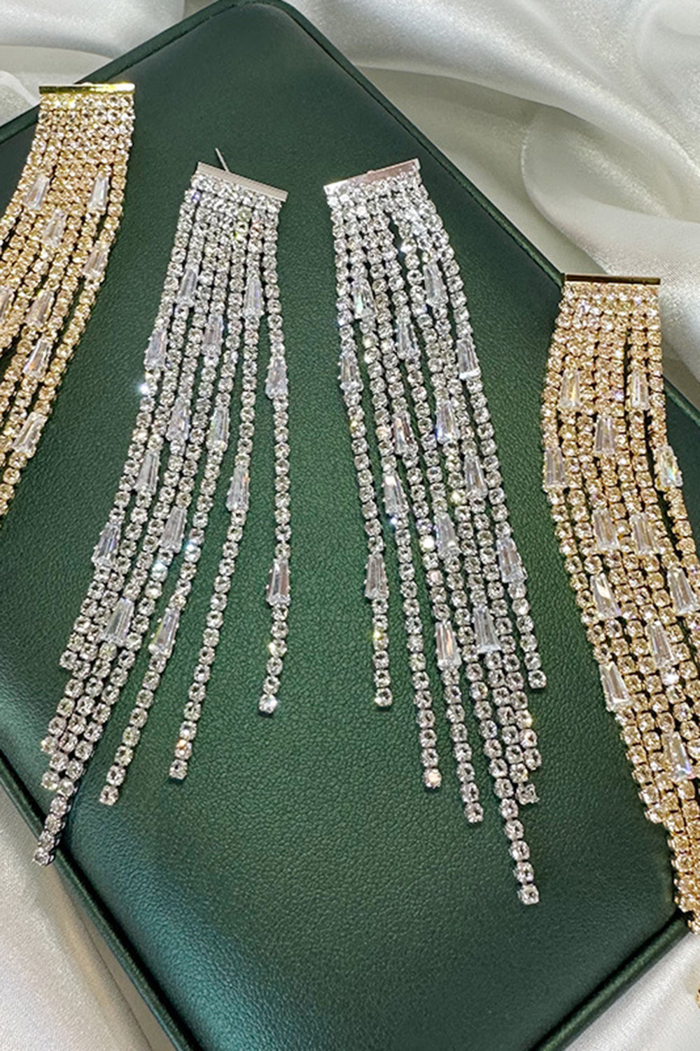 Scintillant or strass pompon longues boucles d’oreilles