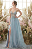 Robe de bal bleu clair en tulle