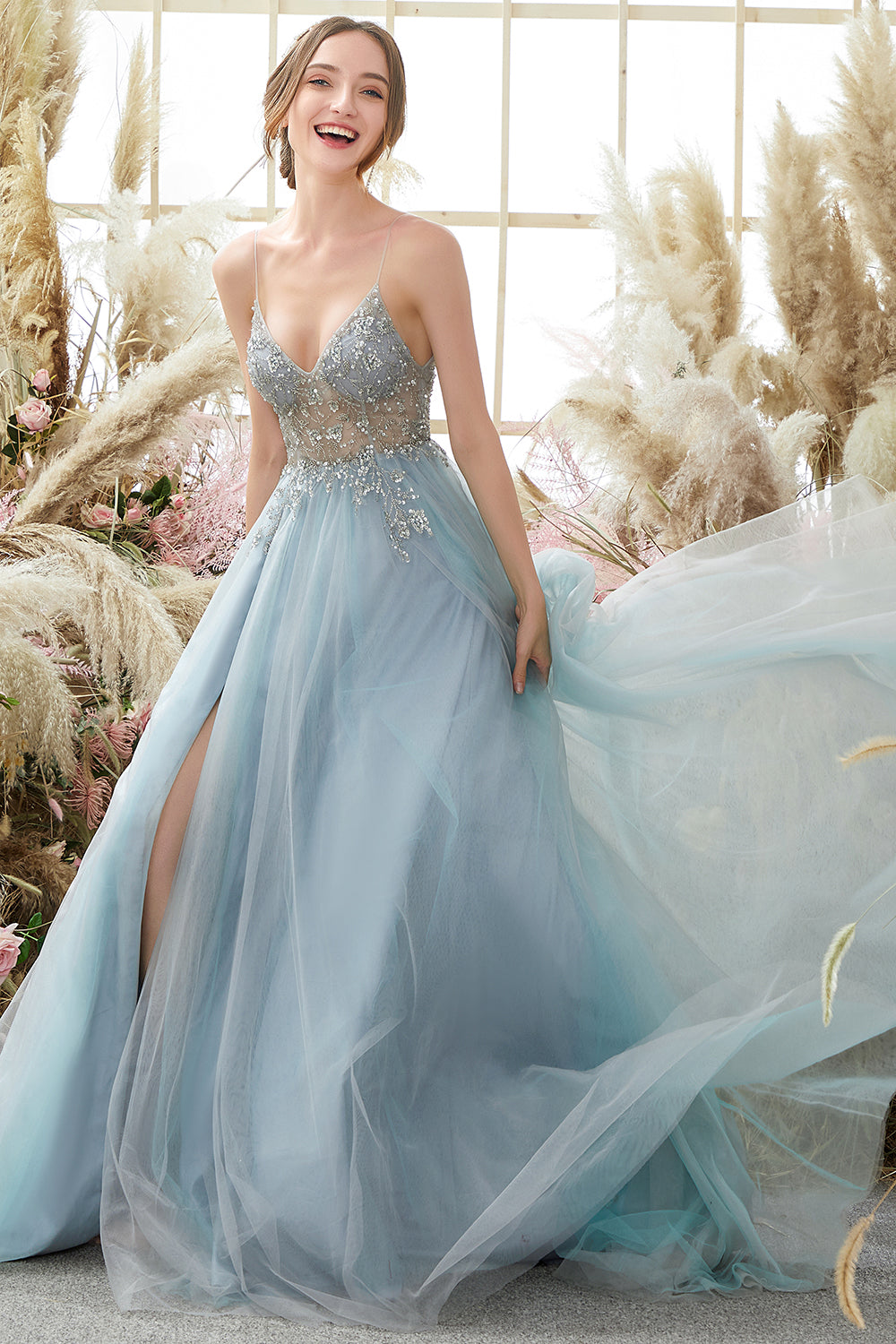 Robe de bal bleu clair en tulle