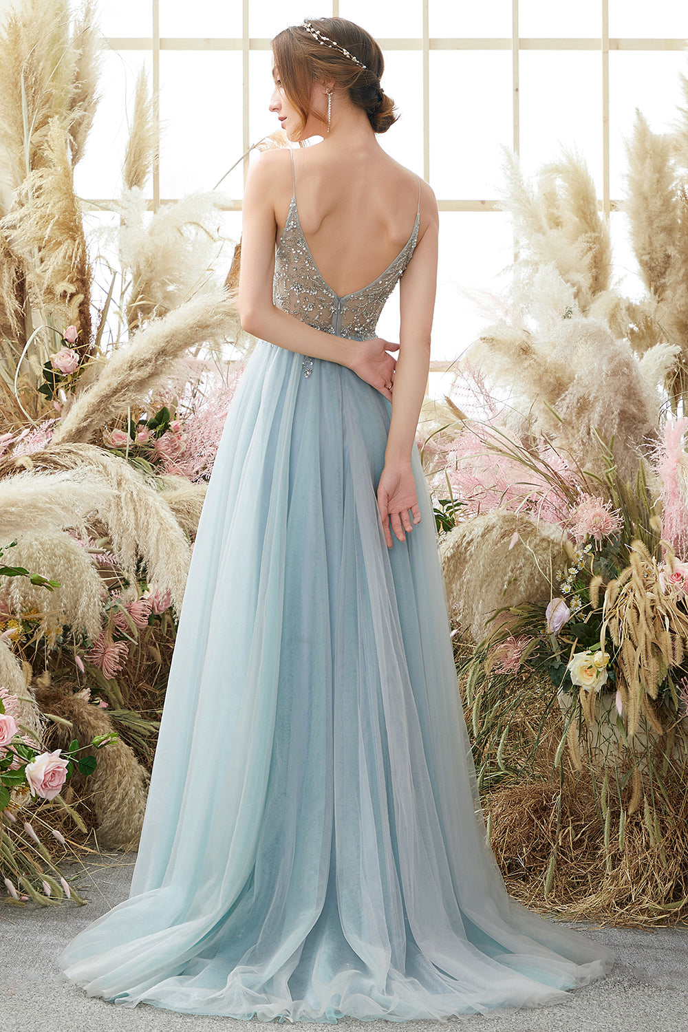 Robe de bal en tulle perlé violet