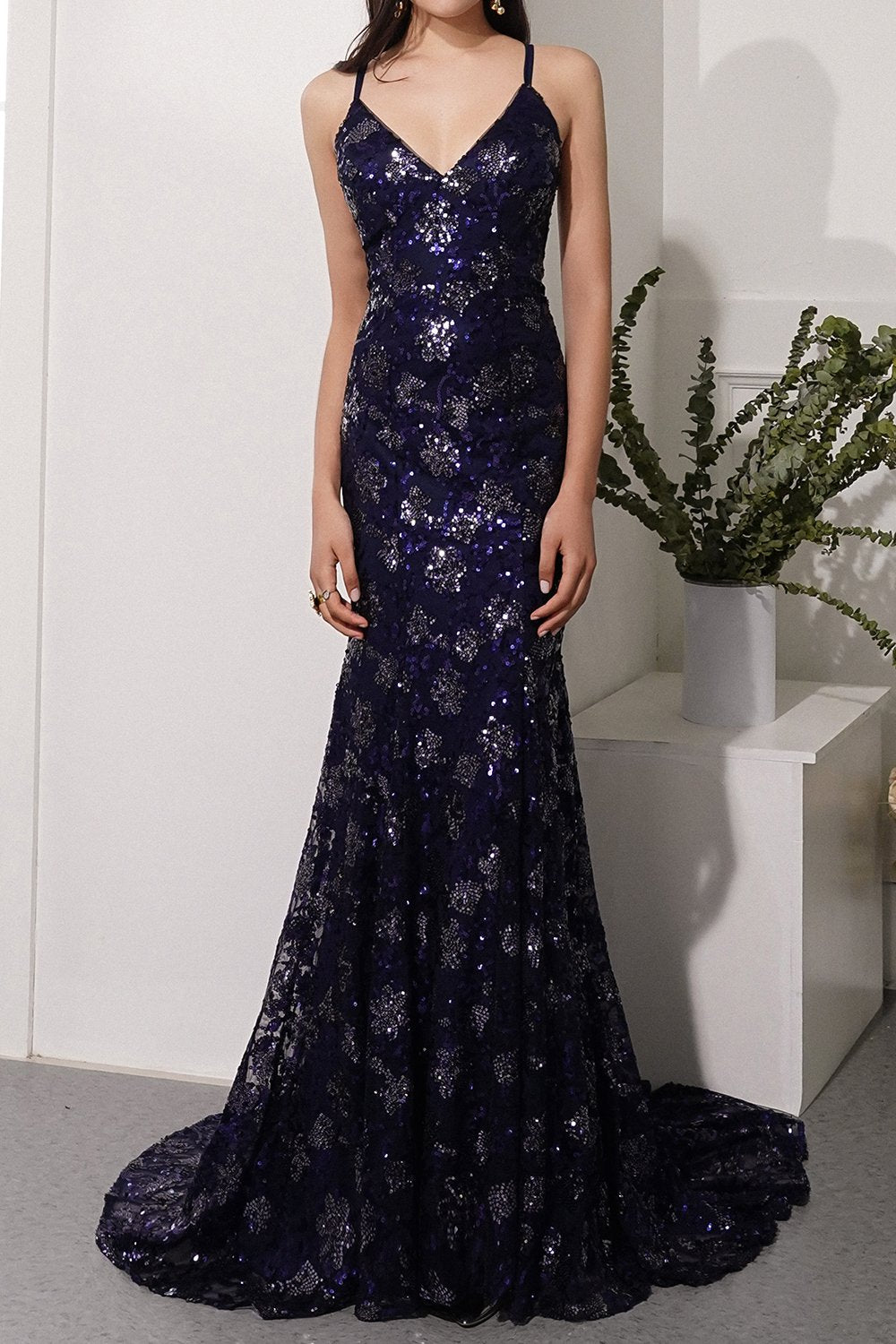 Robe de soirée bleu marine avec paillettes perlées