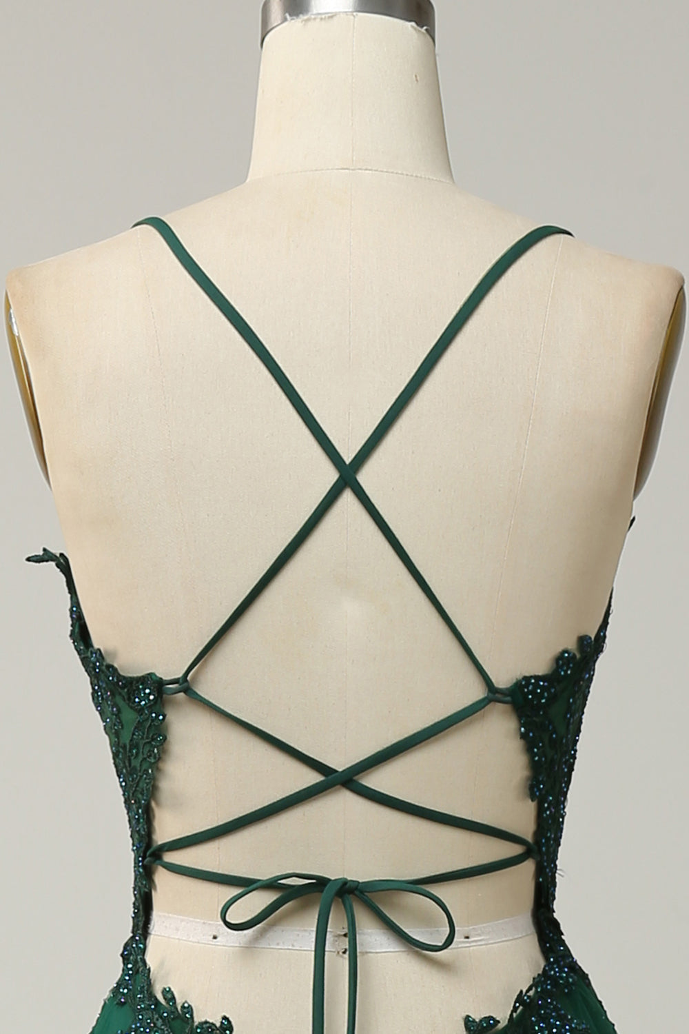Une ligne Spaghetti Strats Vert foncé Robe de Soirée longue avec Criss Cross Back