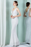 Robe de soirée sirène à col en V profond blanc