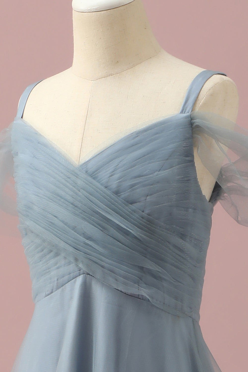 Robe de demoiselle d’honneur junior en tulle d’épaule froide gris bleu