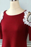 Dark Red Off the Shoulder Knitted Dress avec appliques