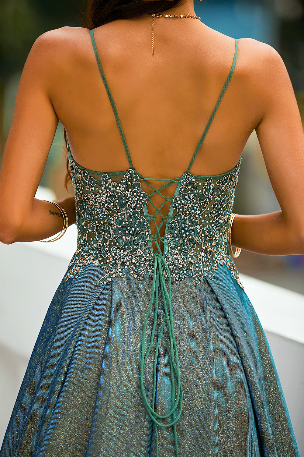 Robe de bal longue à bretelles grise