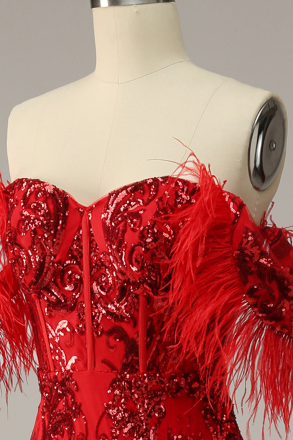 Sirène de l’épaule Burgundy Plus Robe de bal avec plumes