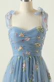 Robe de soirée longue bleue grise avec broderie