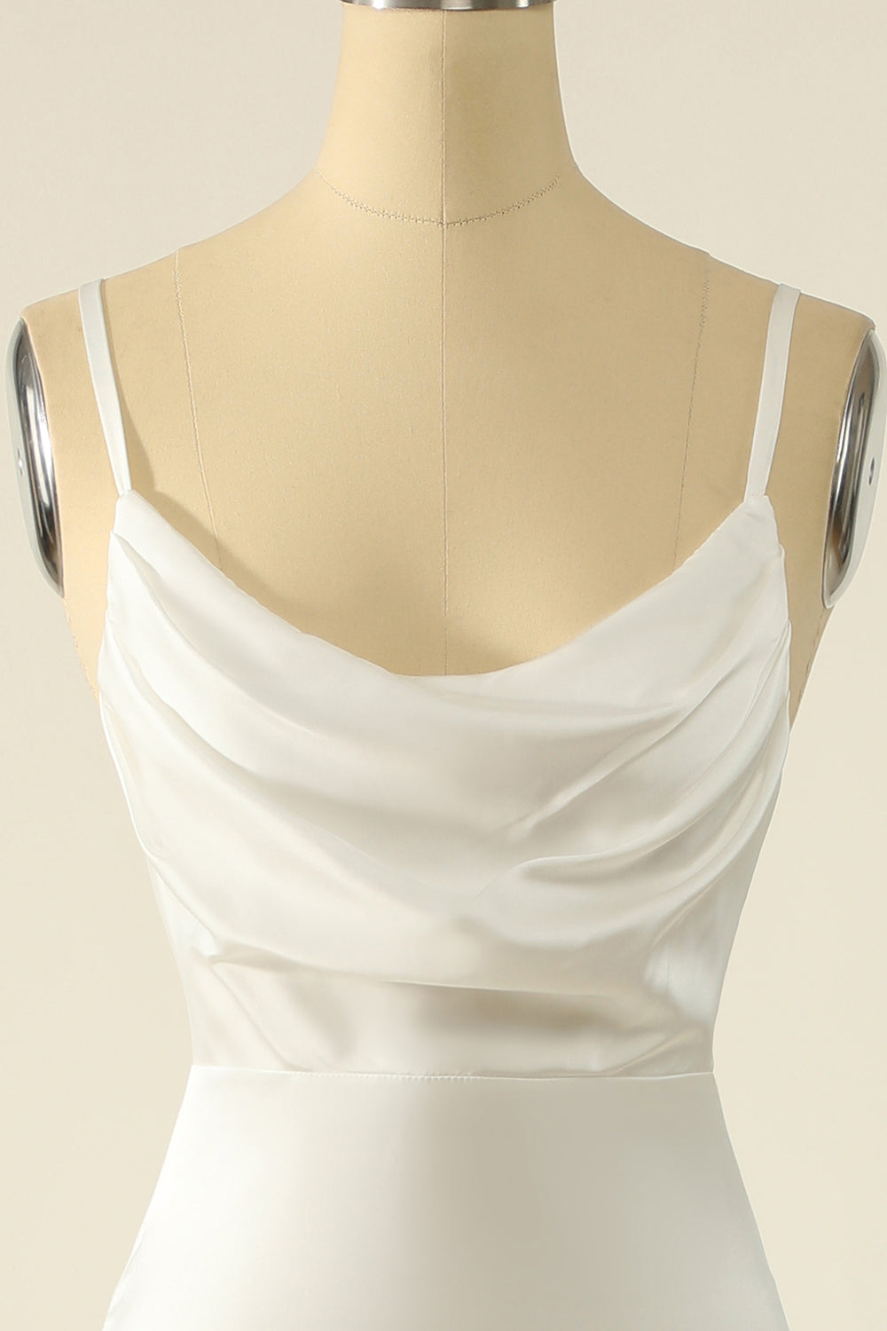 Robe de bal simple en satin ivoire